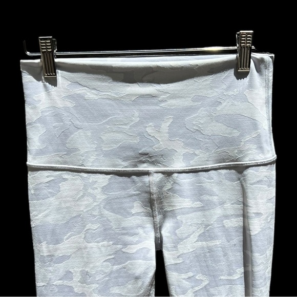 🌻Lululemon Wunder Under Light Camouflage High Rise Leggings Size 8 - Picture 3 of 7